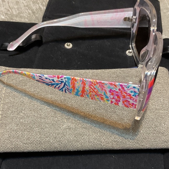 Lilly Pulitzer Vibrant Patterned Sunglasses - Picture 2 of 6